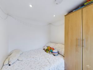 bed 6- click for photo gallery